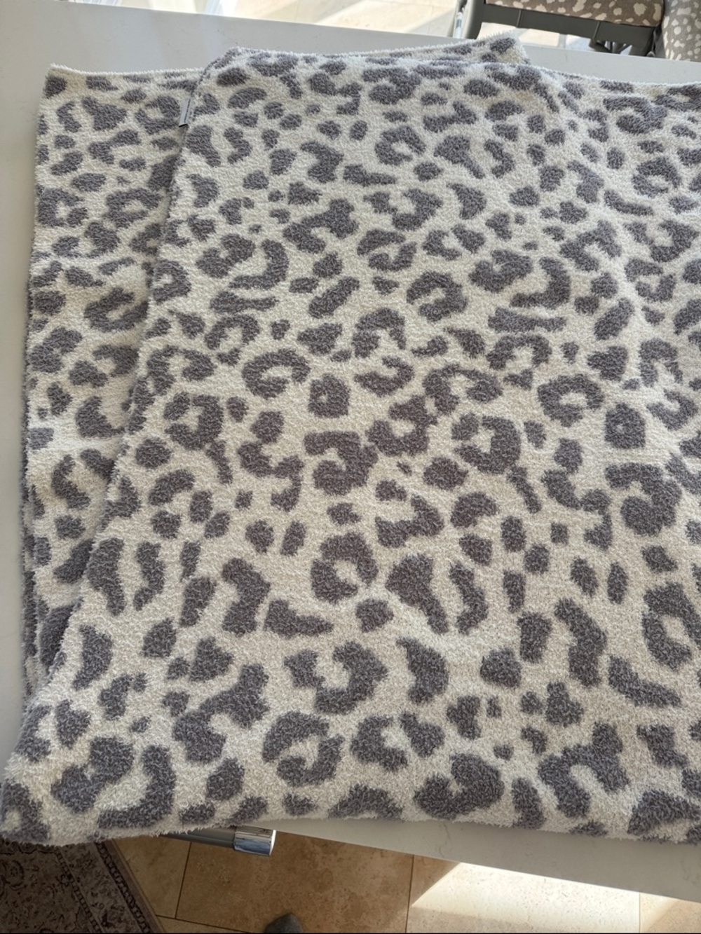 Cupcakes & Cashmere Cozy Gray Leopard Print Throw Blanket New